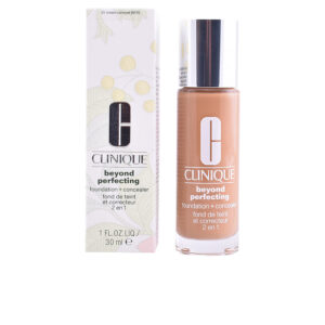 Clinique Beyond Perfecting: Fundación y Corrector Ultraligero #21 Caramelo Cream