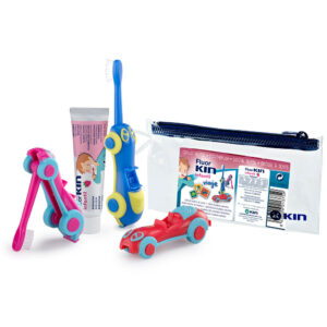 "Kit de Viaje FluorKIN Infantil: Cepillo Dental, Pasta de 25 ml y Neceser (3 pz)"